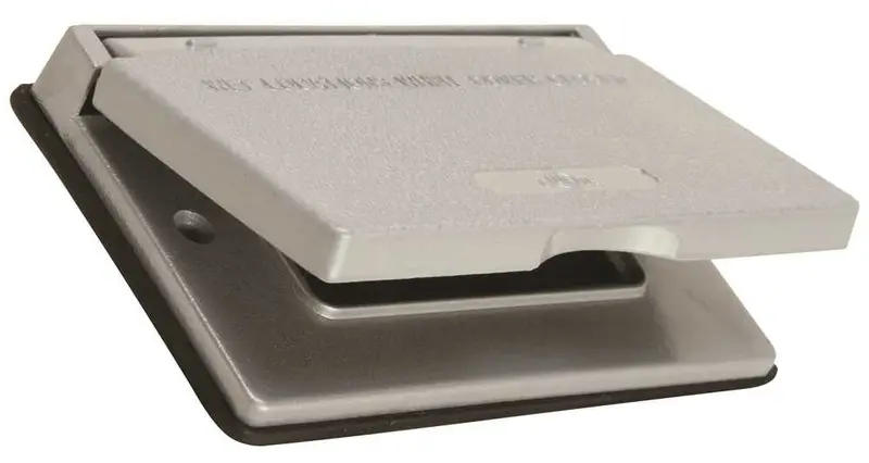 Horizontal Gfci Weatherproof Cover – Aluminum, Nema 3R Rated, Surface-Mount Design 1