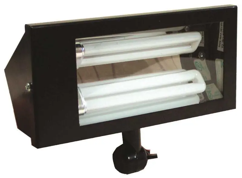 Weather-Resistant Floodlight With Durable Metal Housing 1